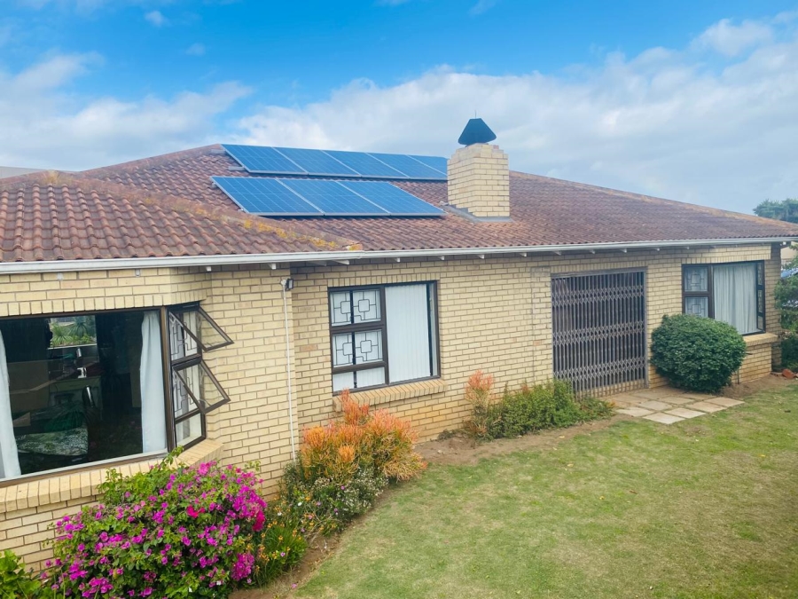 4 Bedroom Property for Sale in Summerstrand Eastern Cape